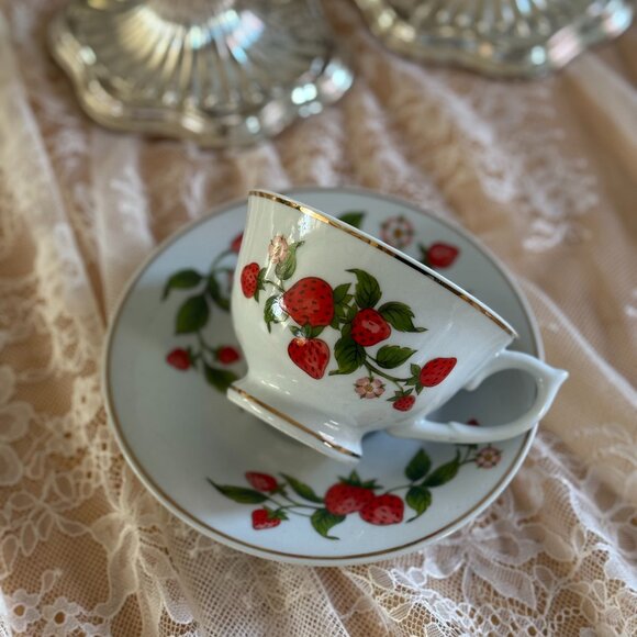 Vintage Teleflora Strawberry Teacup and Saucer Set – China Tea Cup with Gold Rim - Picture 1 of 5